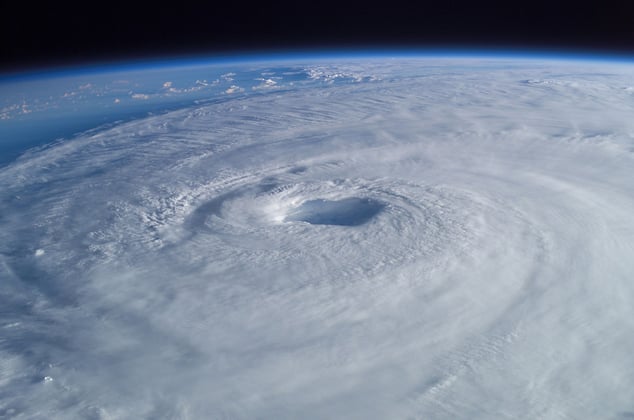 2048px-Hurricane_Isabel_from_ISS