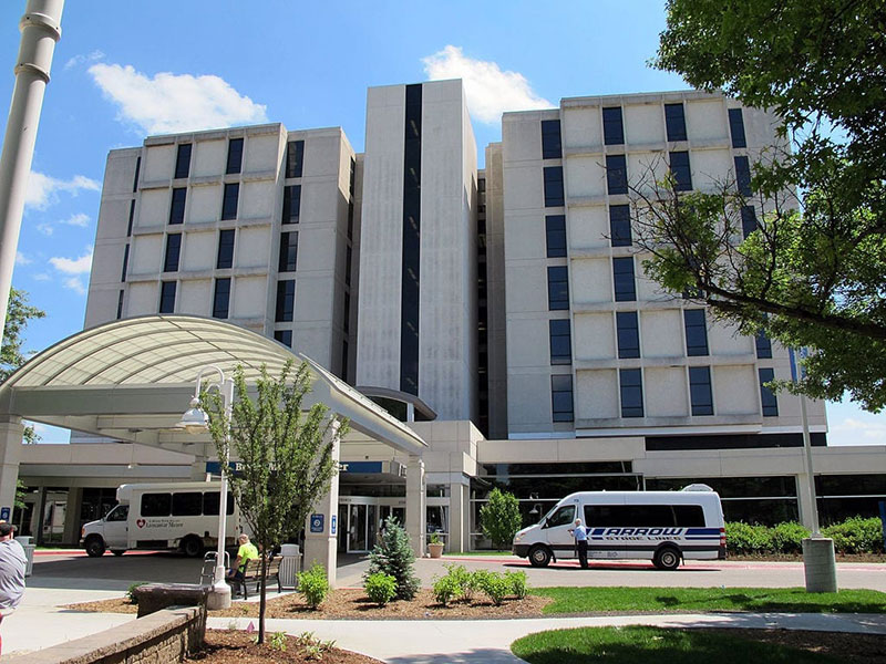 DON'T OVERLOOK RESIDENCIES AT SMALLER CITY HOSPITALS: Regions such as the U.S. Midwest often pay higher salaries for doctors than coastal counterparts. Pictured: Bryan Medical Center West in Lincoln, Nebraska. Photo: Hanyou23/Wikimedia Commons