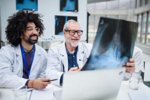 DO-and-MD-looking-at-x-ray