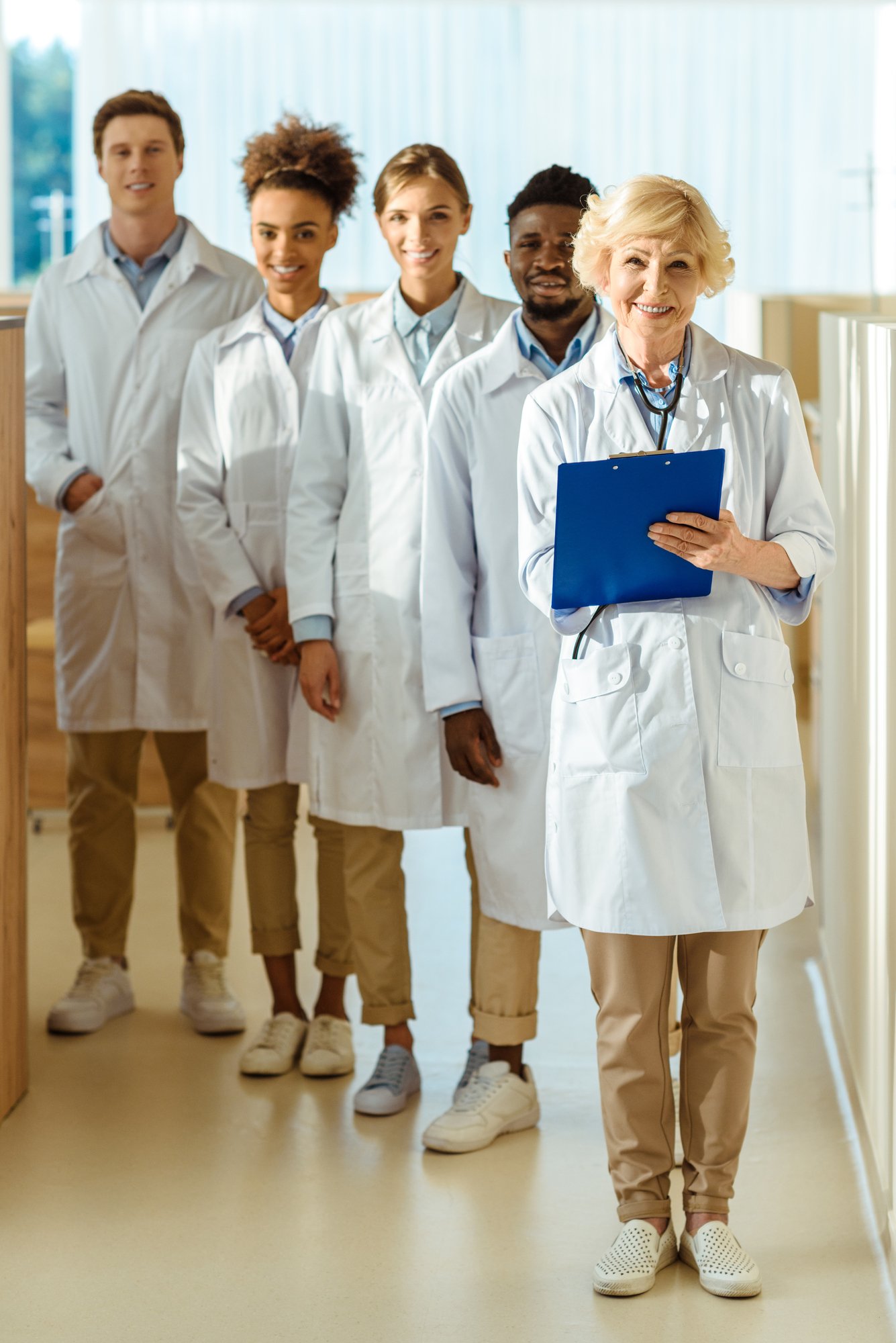 do medical students wear white coats