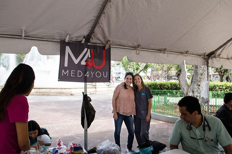 Dr. Lilian Rivera, Mentor of Med4you PHSU Chapter/Dean of Clinical Affairs PHSU & Ariana Hernandez, UMHS student & Med4you President. Photo: UMHS Med4You