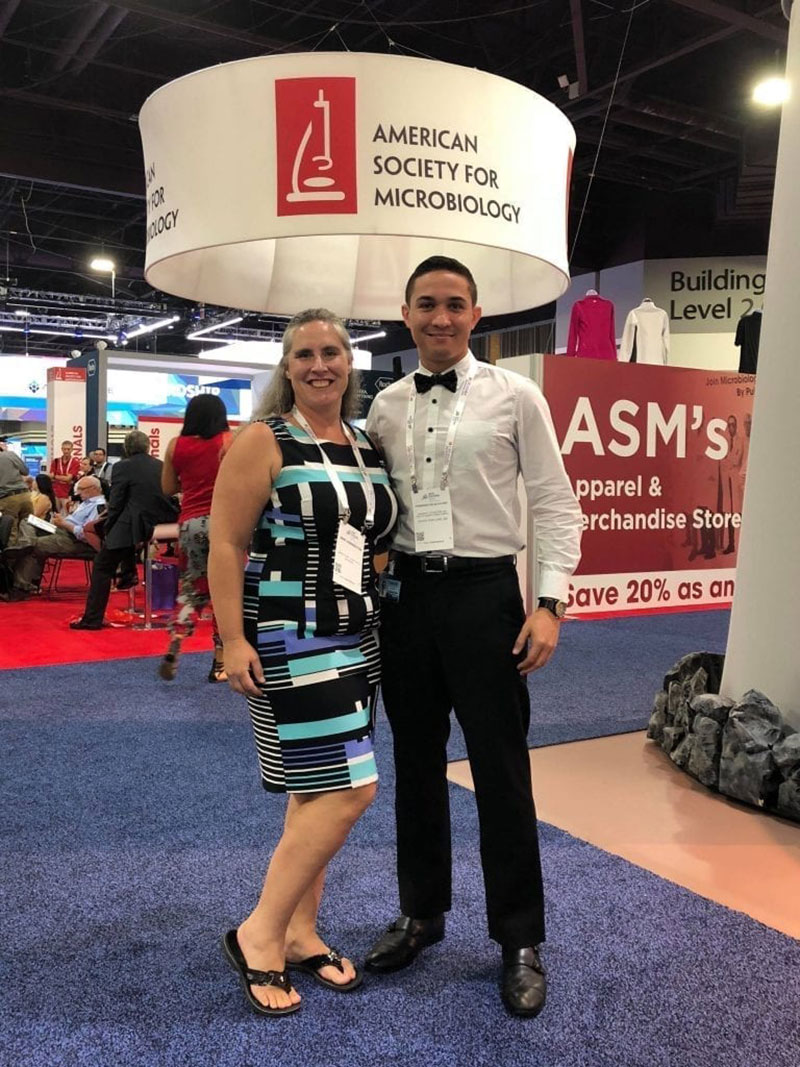 Dr. Jane Harrington with UMHS student Fernando J. Vélez Alfaro at the ASM meeting in Atlanta. Photo: Courtesy of Dr. Jane Harrington
