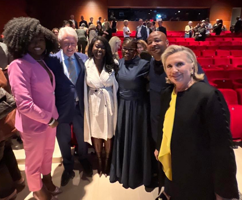 Kudjis with the Clintons at premiere-crop