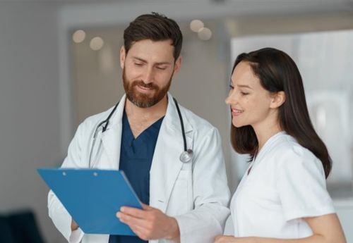 Male-doctor-with-female-PA