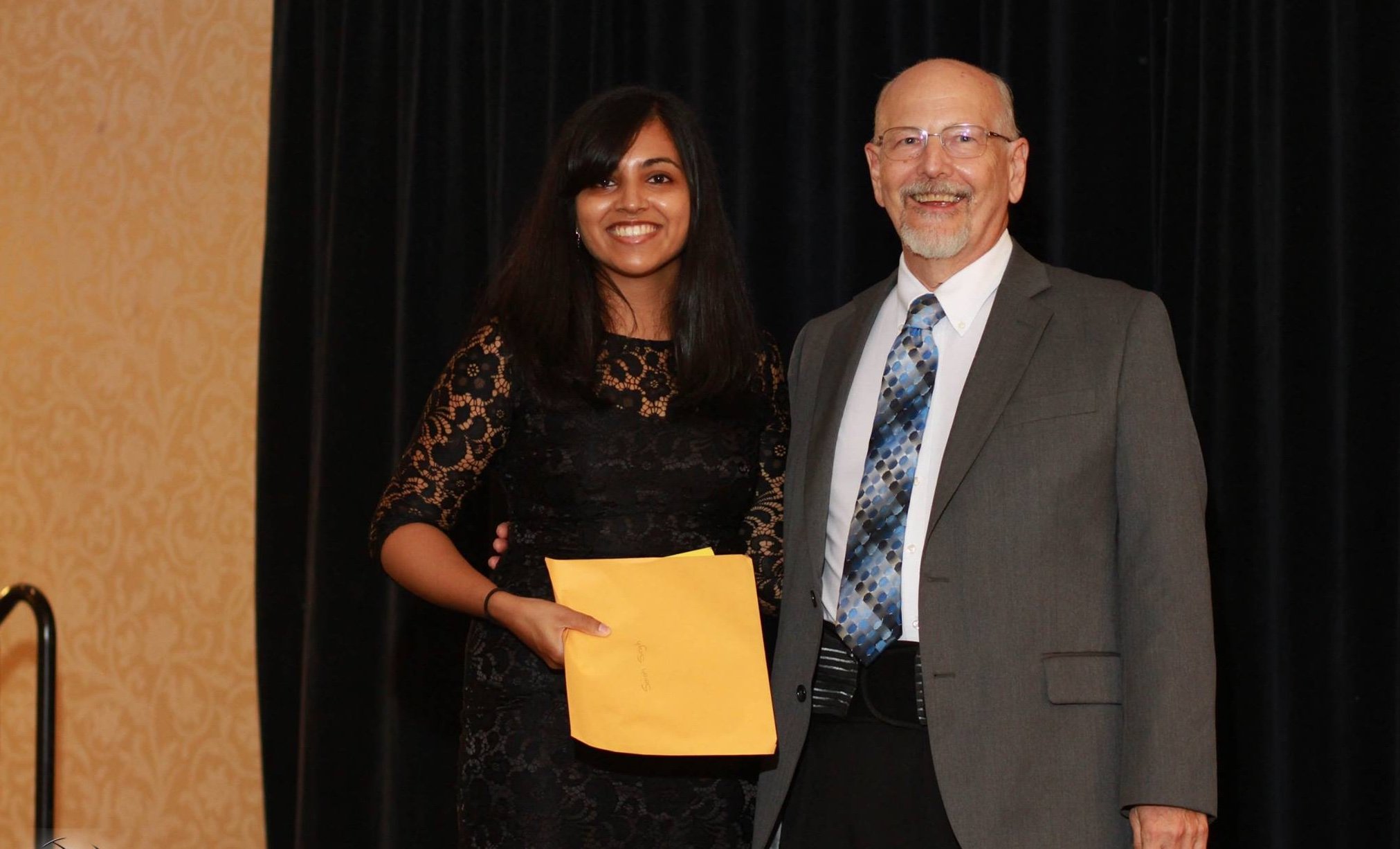 Sarah Singh accepting Robert Ross Scholar Award-1