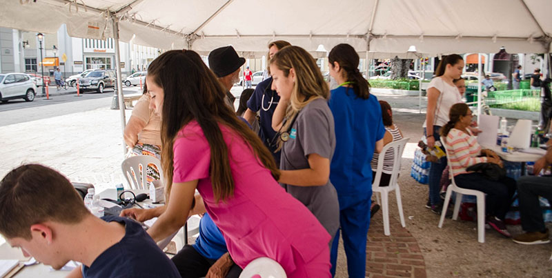UMHS students at the clinic in Ponce town center. Photo: UMHS Med4You