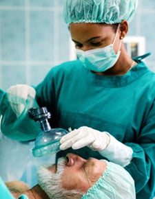 anesthesiology-doctor-with-patient