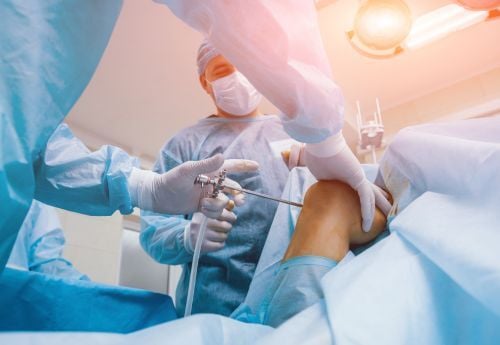 arthroscopic-surgery-performed-by-orthopedic-surgeon