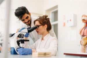 becoming-a-pathology-doctor