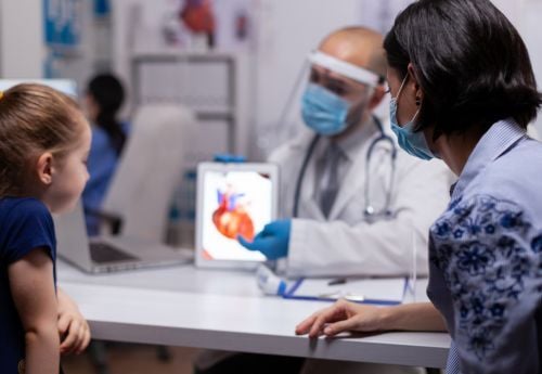 cardiologist-discussing-heart-function