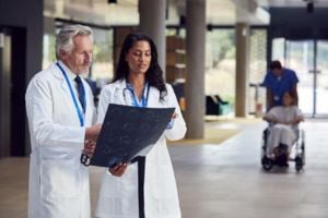 do-and-md-discussing-a-case-scan