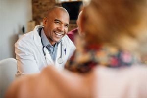 family-medicine-physician-with-patient
