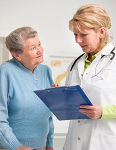 female-endocrinologist-with-elderly-patient