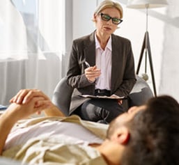 female-psychiatrist-with-patient