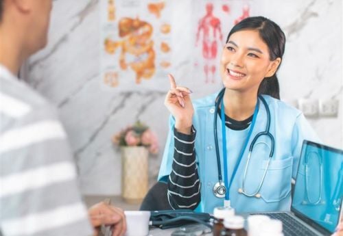 internal-medicine-doctor-with-patient