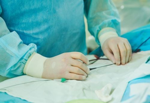 interventional-cardiologist-with-stent