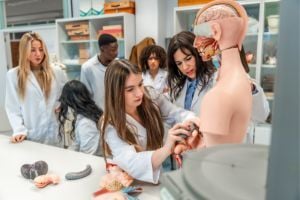 medical-school-students