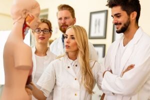 medical-students-studying-at-top-caribbean-medical-school