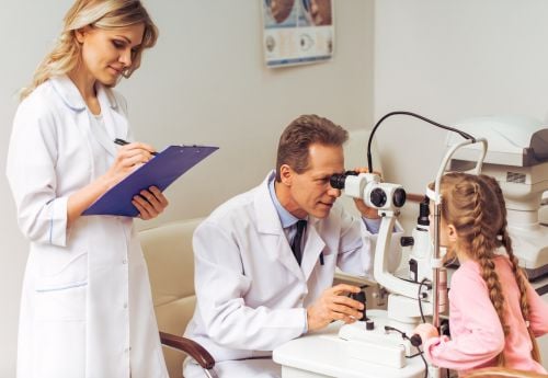 ophthalmologist-biomicroscopy