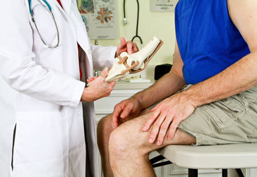 orthopedics-doctor-discussing-surgery-with-patient