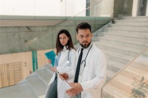 osteopathic-doctor-and-allopathic-doctor