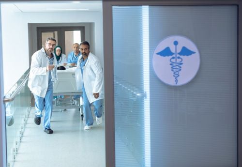 patient-being-rushed-to-see-emergency-room-doctor