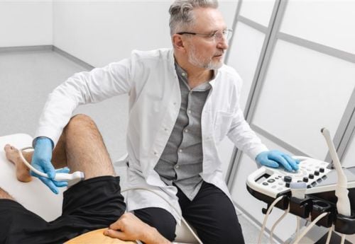 physiatrist-performing-ultrasound(1)