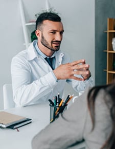 psychiatrist-with-a-patient