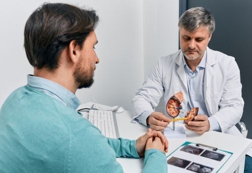 urologist-consulting-with-patient-about-kidney-disease