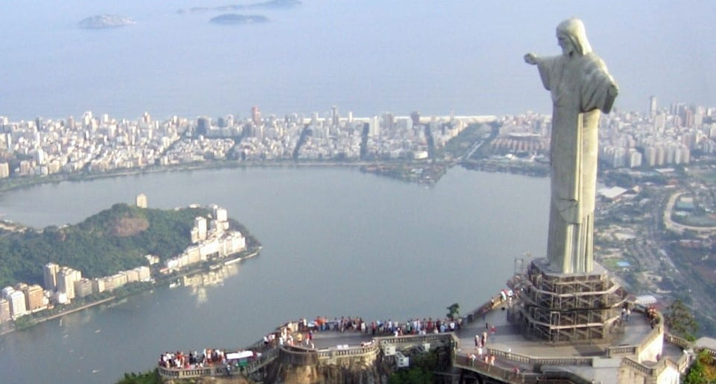 Christ-the-Redeemer-statue-in-Rio