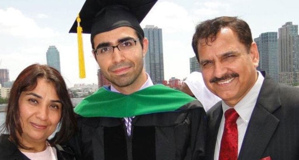 DR-GOSAIN-with-his-parents