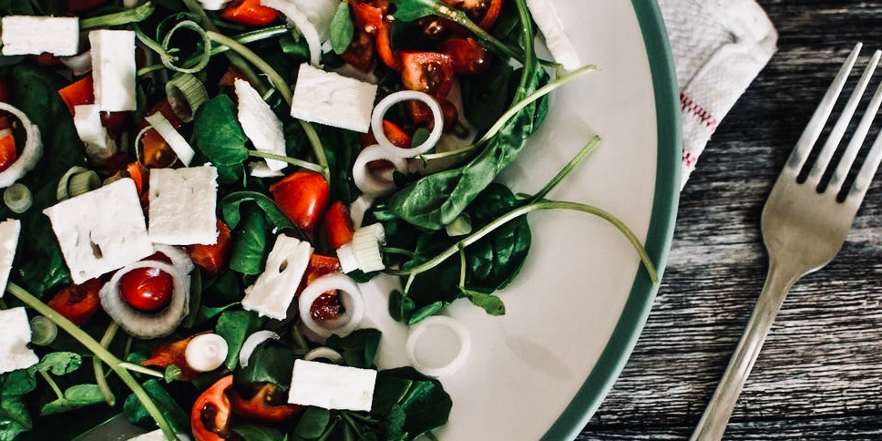 VegetableSaladsimple-Lisa Fotios Wikimedia