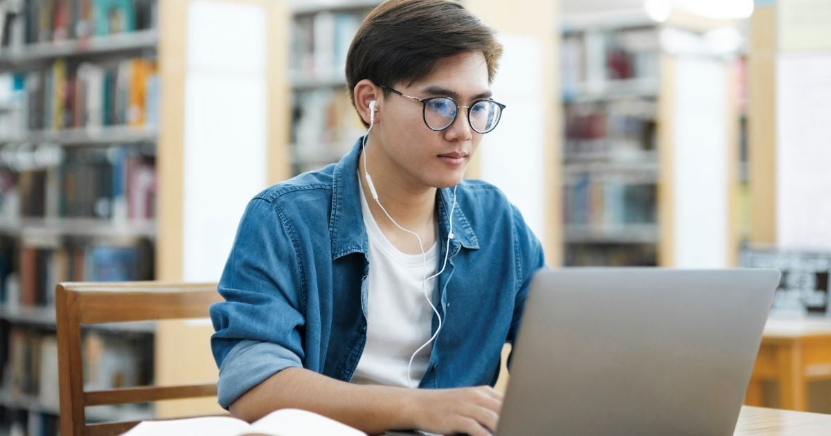 Student with lower GPA studying